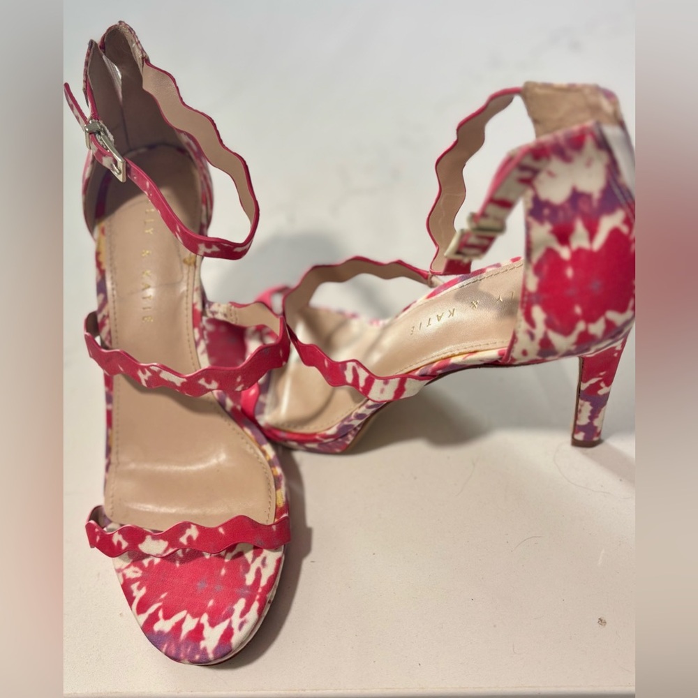 Kelly & Katie Red and Pink Wavy Strap Heels